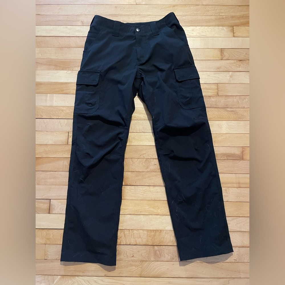 Under Armour Men’s Cargo Pants Black Loose Fit